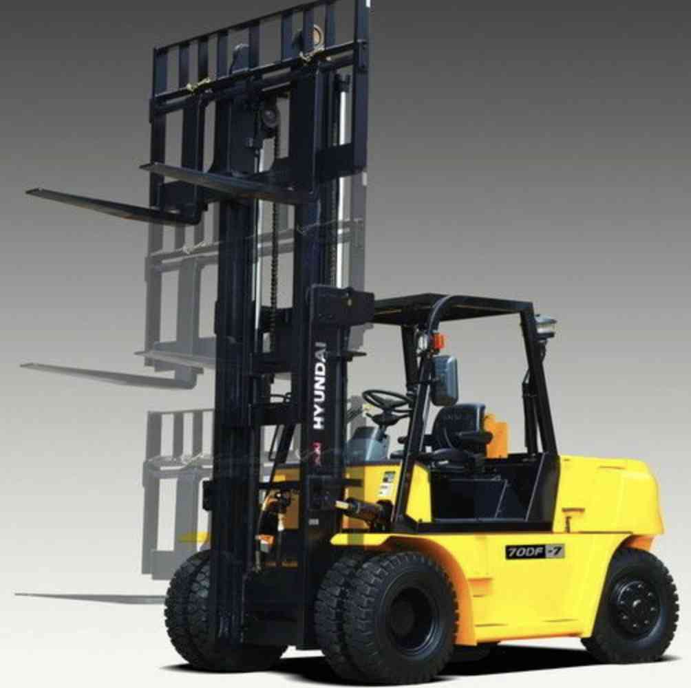 Дизельный погрузчик Hyundai 70DF-7